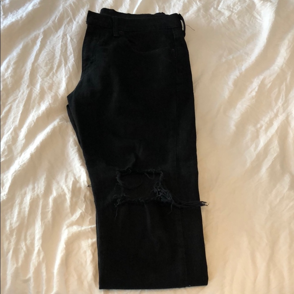 Men skinny jean. Knee ripped holes